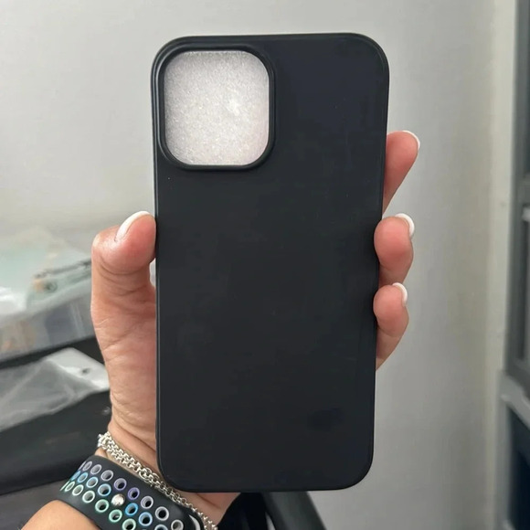 Full Black Silicone Cover | IPhone 13 Pro Max - Picture 4 of 4